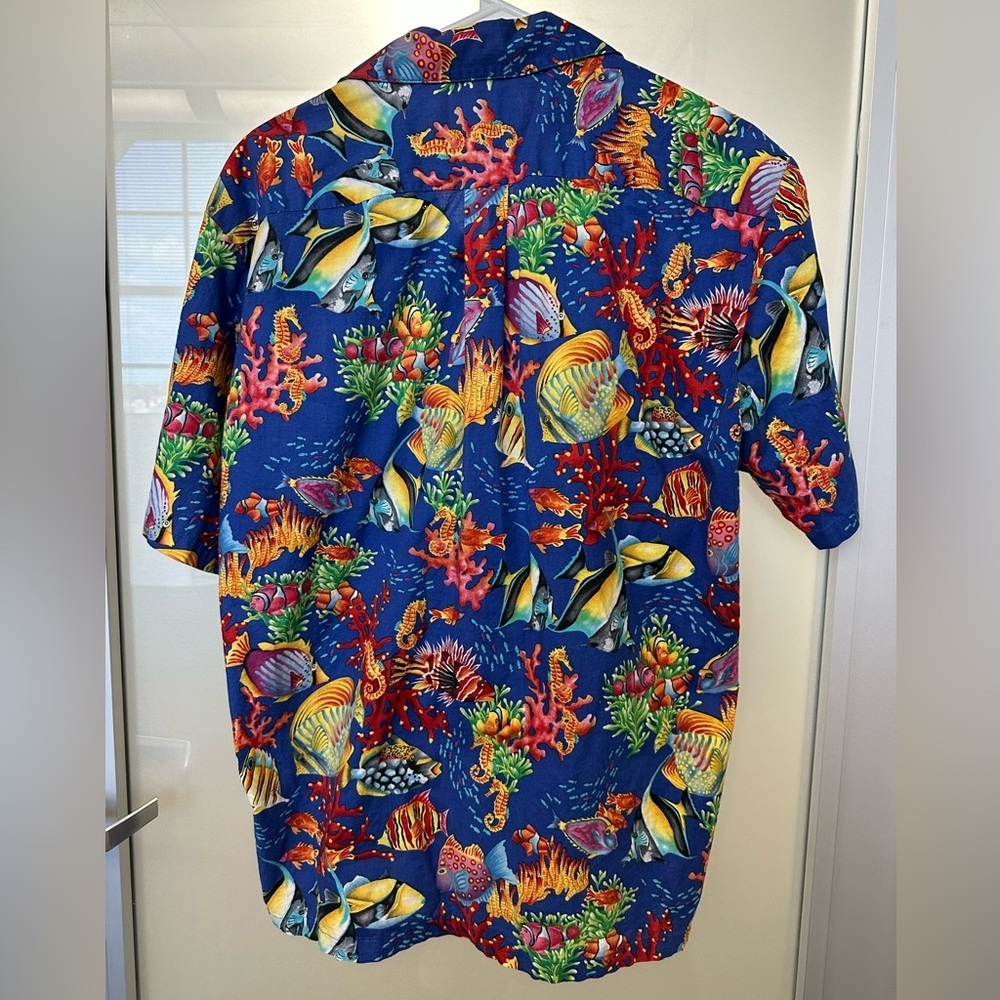 Hilo Hattie Colorful Coral Reef Hawaiian Shirt size Medium Made in Hawaii - Picture 4 of 4